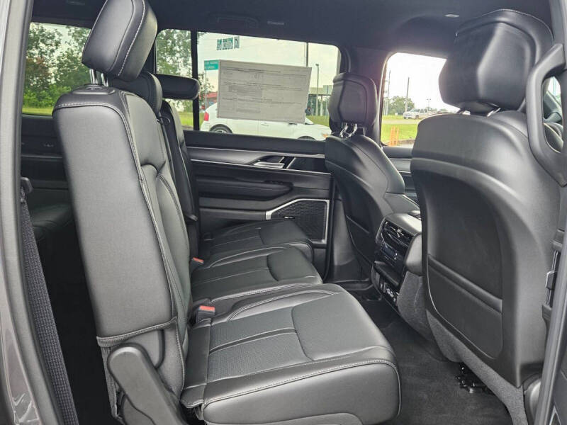 2025 Jeep Wagoneer L