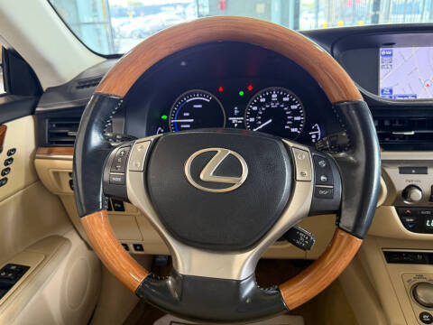 2014 Lexus ES 300h
