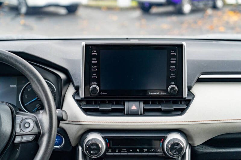 2020 Toyota RAV4 Hybrid XLE