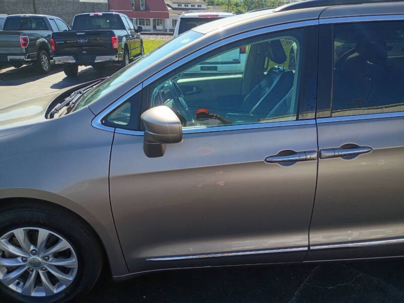 2017 Chrysler Pacifica Touring Plus