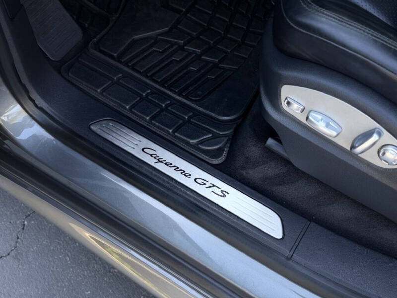 2017 Porsche Cayenne GTS