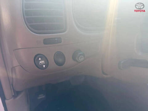 2003 Toyota Sequoia SR5