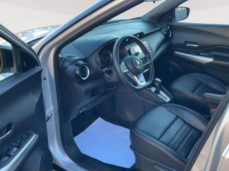 2020 Nissan Kicks SR