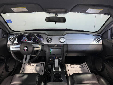 2005 Ford Mustang GT Deluxe