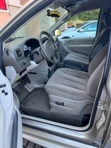 2005 Dodge Grand Caravan SXT