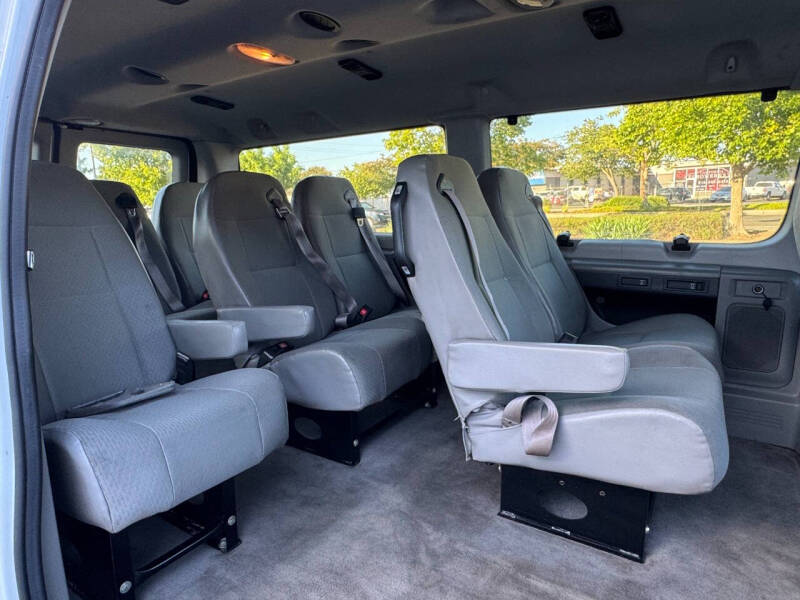 2012 Ford E-Series E-350 SD
