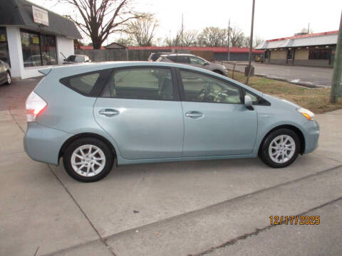 2013 Toyota Prius v Three