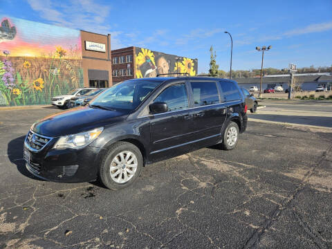 2012 Volkswagen Routan SE