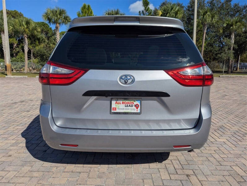 2017 Toyota Sienna L 7-Passenger