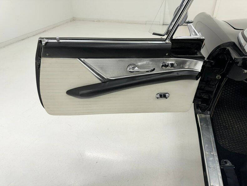 1956 Ford Thunderbird