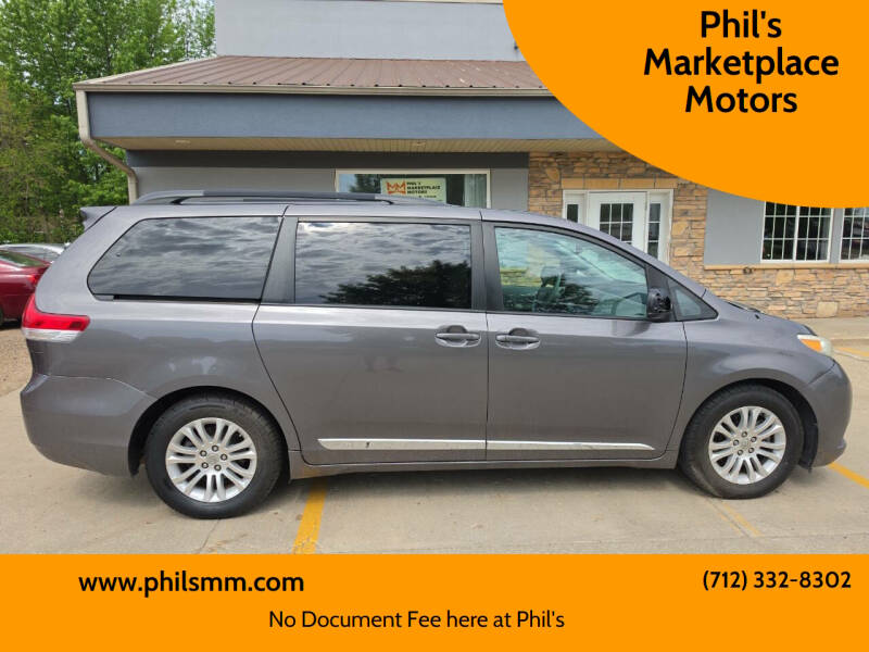 2011 Toyota Sienna XLE V6 8-Passenger's photo