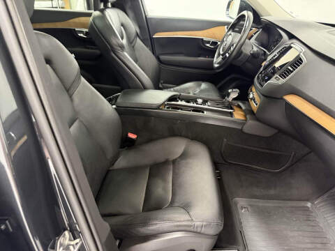 2021 Volvo XC90 T5 Momentum
