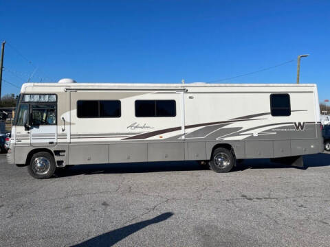2003 Winnebago Adventurer