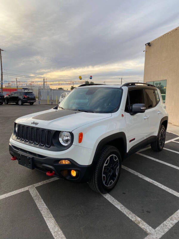 2017 Jeep Renegade Trailhawk photo 2