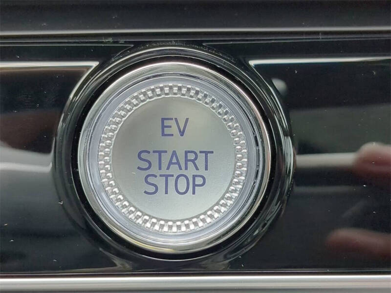 2026 Genesis Electrified GV70 Standard