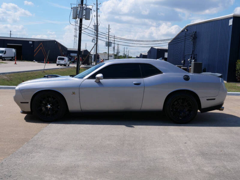 2015 Dodge Challenger R/T Scat Pack Shaker