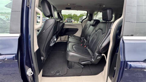 2017 Chrysler Pacifica Touring-L Plus