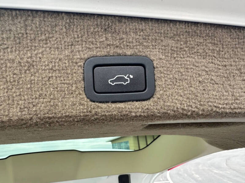 2015 Volvo XC70 T6 Premier Plus