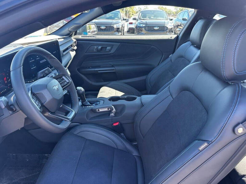 2025 Ford Mustang Dark Horse