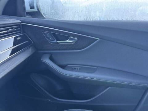 2023 Audi Q8 quattro Premium Plus 55 TFSI