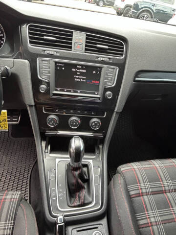 2017 Volkswagen Golf GTI S