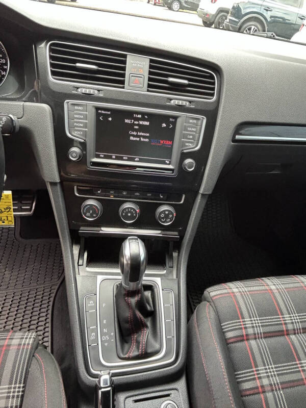 2017 Volkswagen Golf GTI S