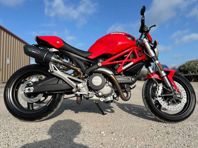 Ducati Monster 696 Image