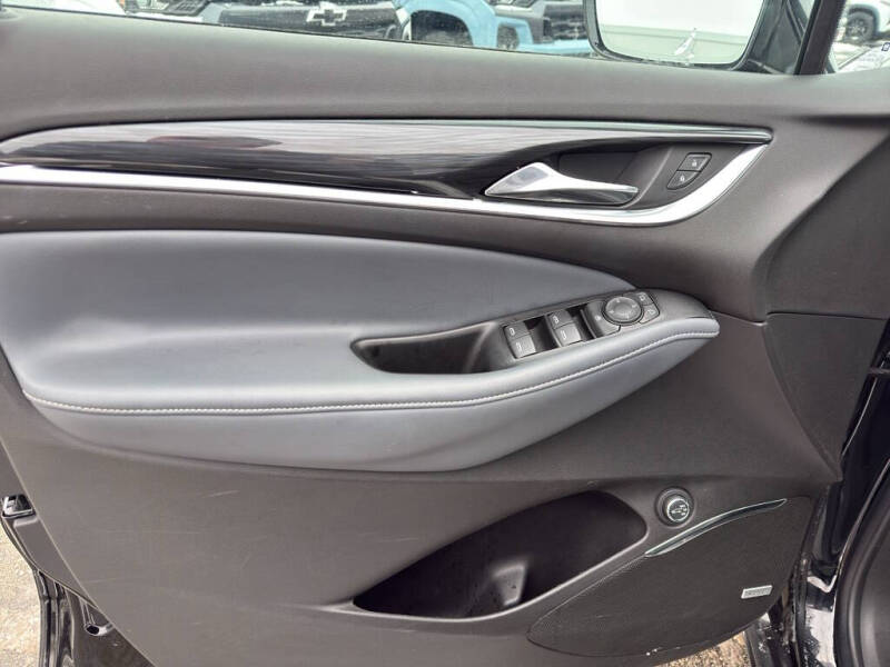 2024 Buick Enclave Essence