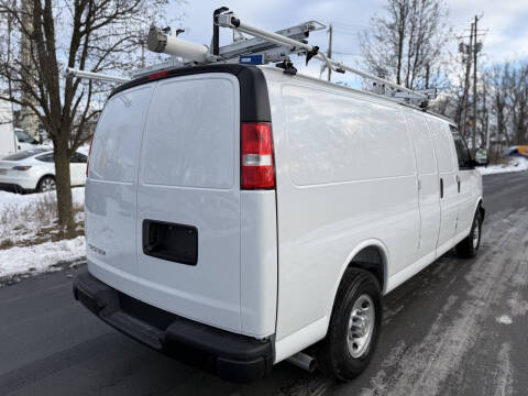 2025 Chevrolet Express 2500