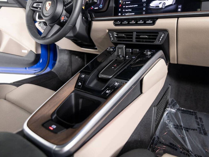 2025 Porsche 911 Carrera