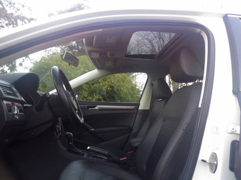 2016 Volkswagen Passat 1.8T SE