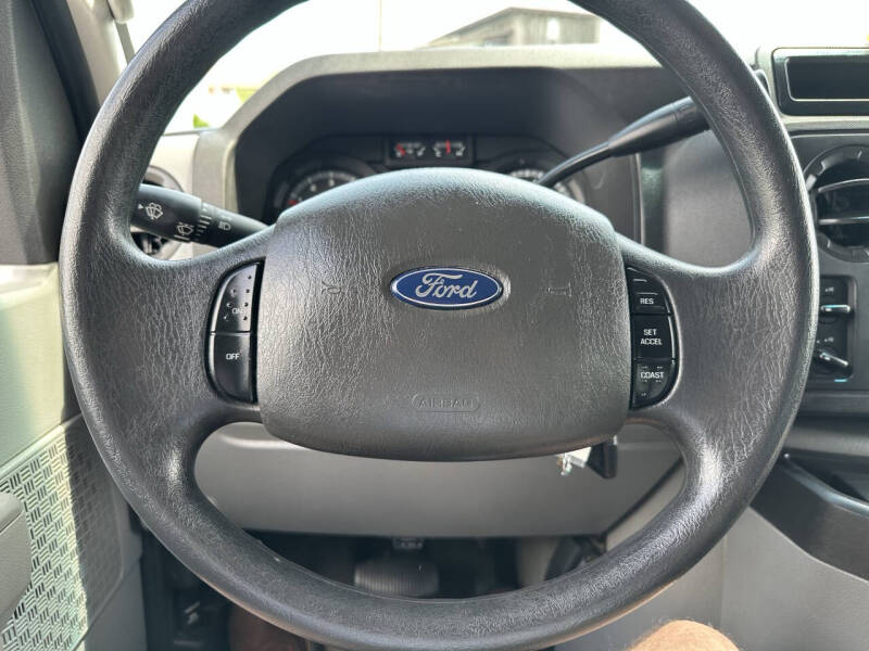 2014 Ford E-Series E-350 SD XLT