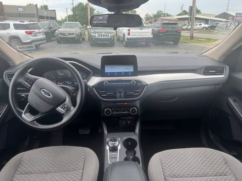 2020 Ford Escape SE
