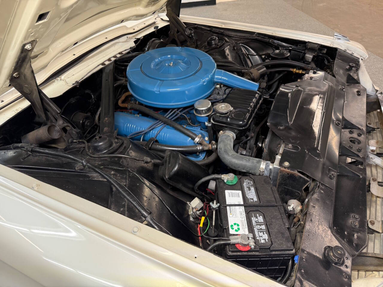 1964 Ford Thunderbird 34