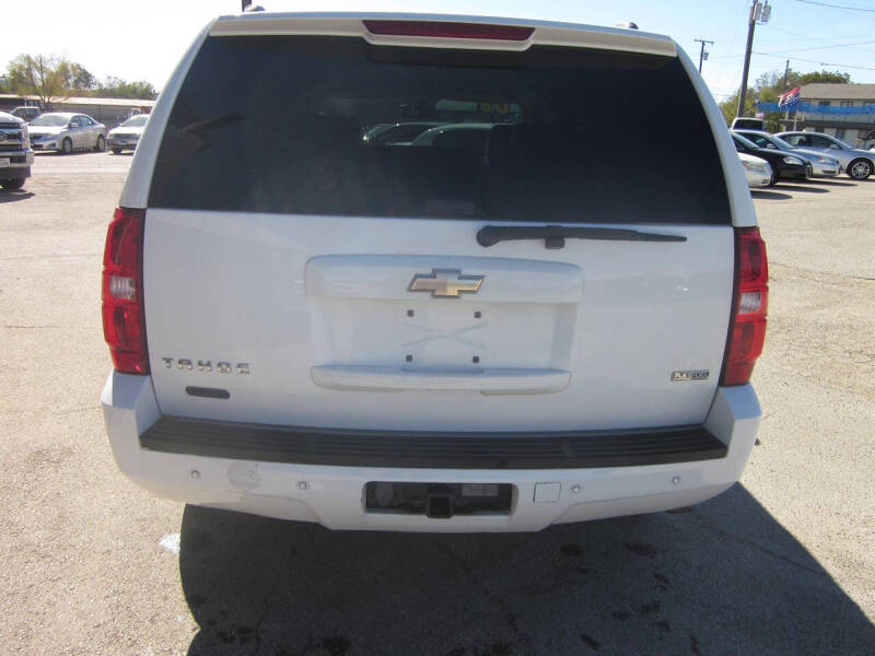 2008 Chevrolet Tahoe LS photo 5