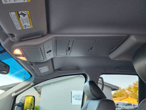 2011 Nissan Titan SL