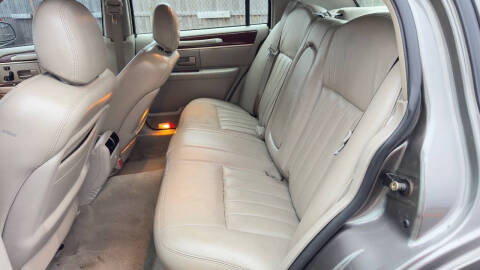 2003 Lincoln Town Car Signature