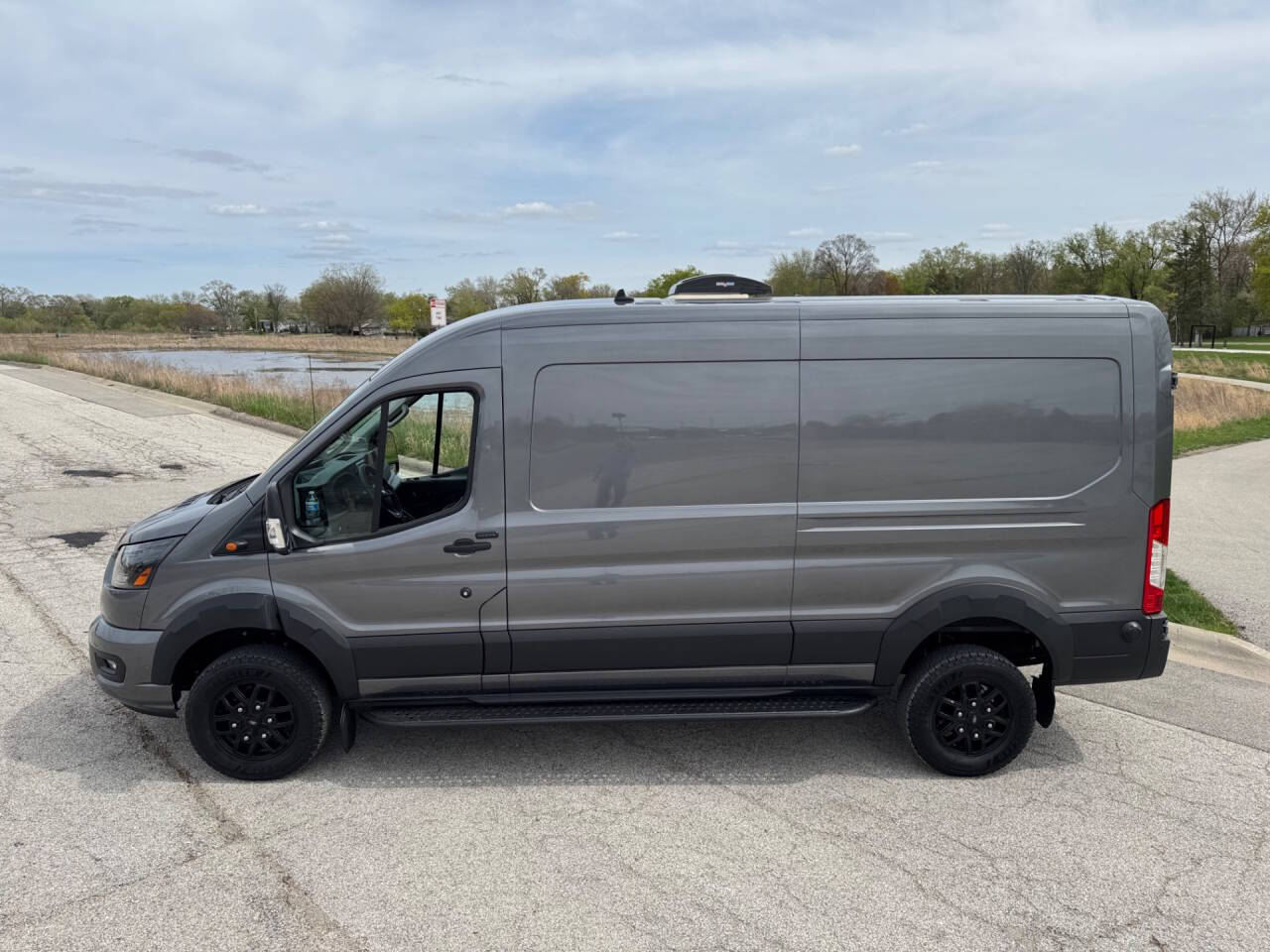 2023 Ford Transit 18