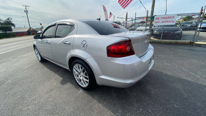 2012 Dodge Avenger SE