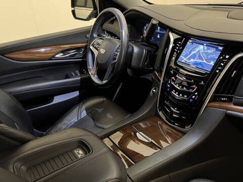 2020 Cadillac Escalade Standard