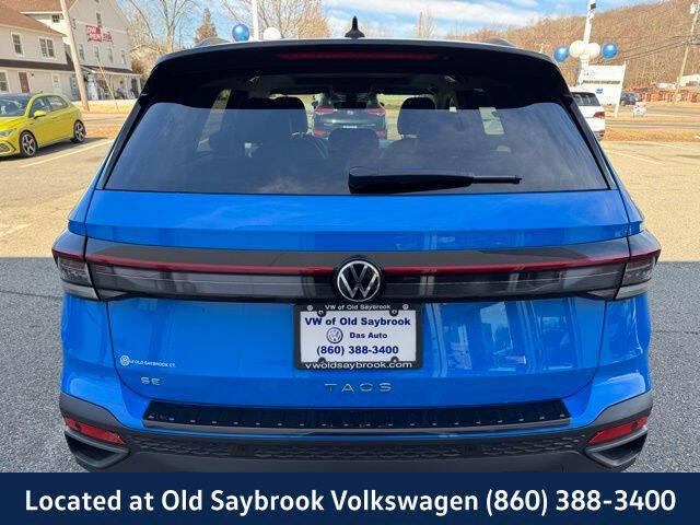 2025 Volkswagen Taos SE Black