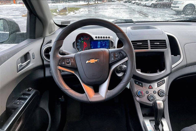 2016 Chevrolet Sonic LT Auto