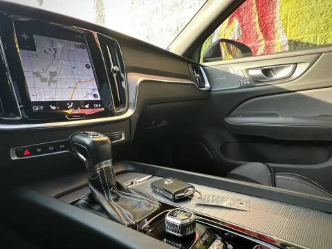 2019 Volvo S60 T6 R-Design