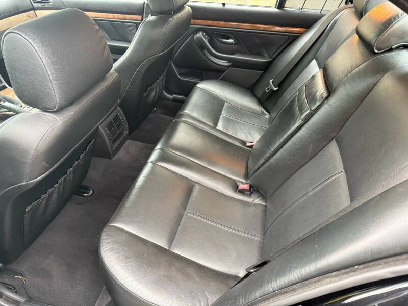 2001 BMW 5 Series 540i