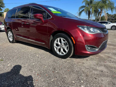 2017 Chrysler Pacifica Touring-L