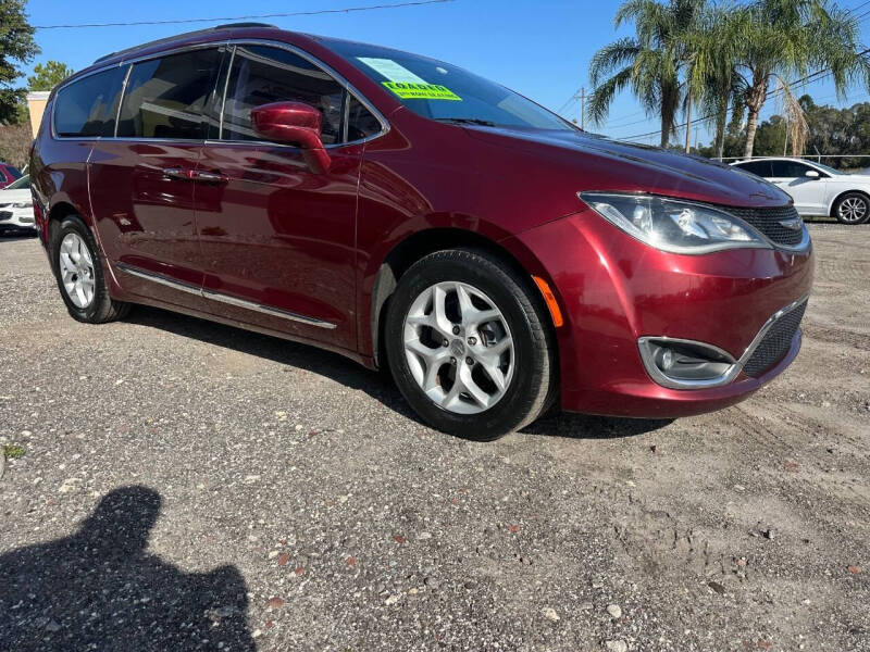 2017 Chrysler Pacifica Touring-L