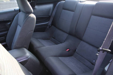 2005 Ford Mustang V6 Deluxe