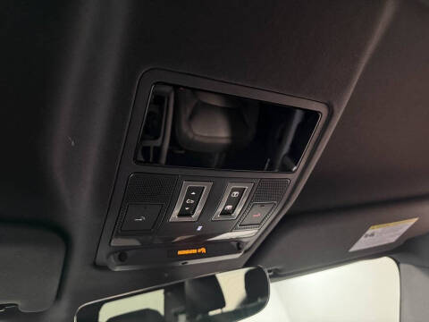 2024 Land Rover Defender 90 P400 X-Dynamic SE