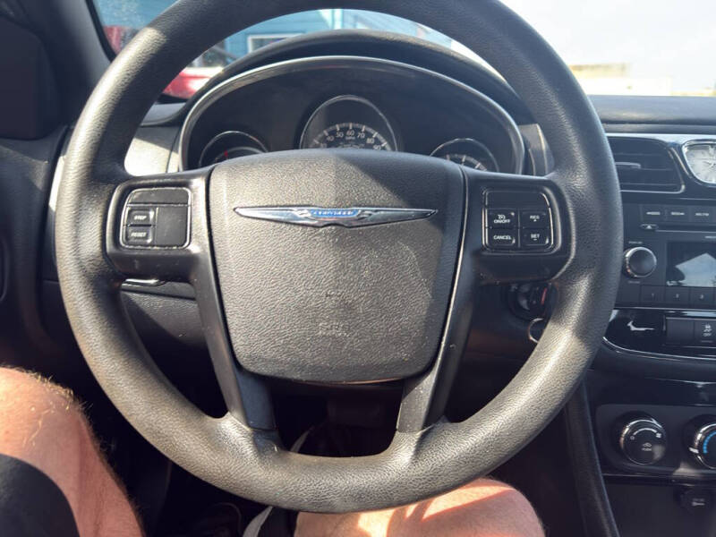 2013 Chrysler 200 LX