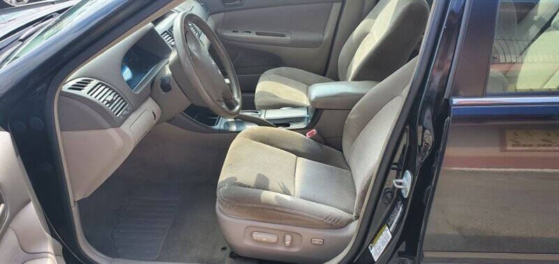 2004 Toyota Camry Standard
